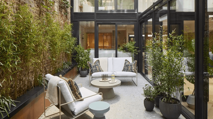 Супруги выиграли дом в лотерею, роскошная квартира, победа в лотерее, дорогая недвижимость, элитное жилье, приз, супруги, новое жилье