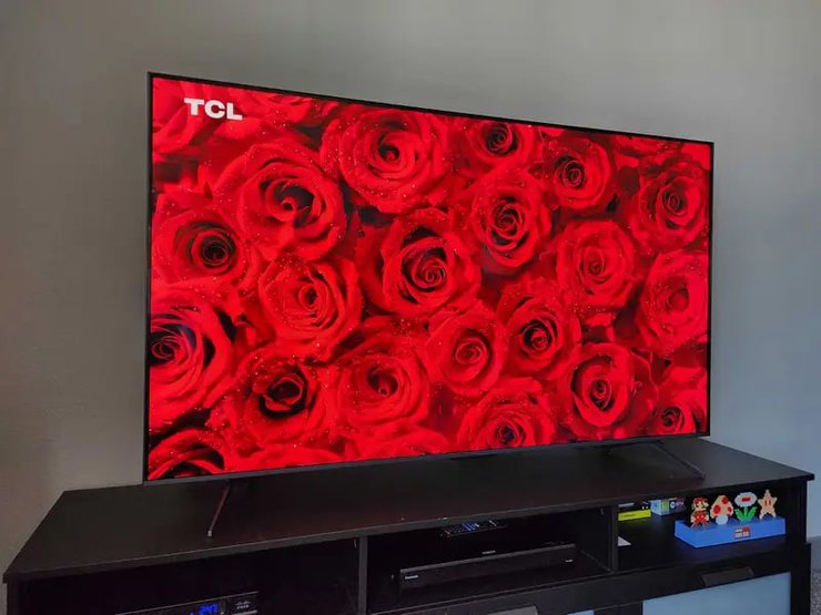 Бюджетний телевізор TCL QM6K