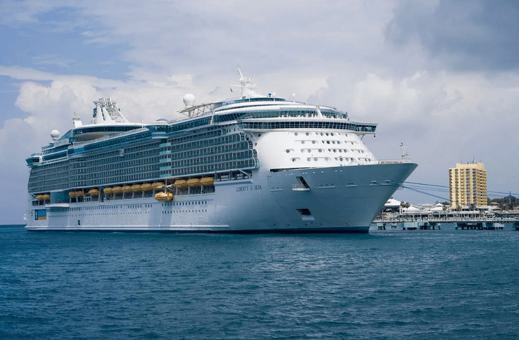 Круизный лайнер