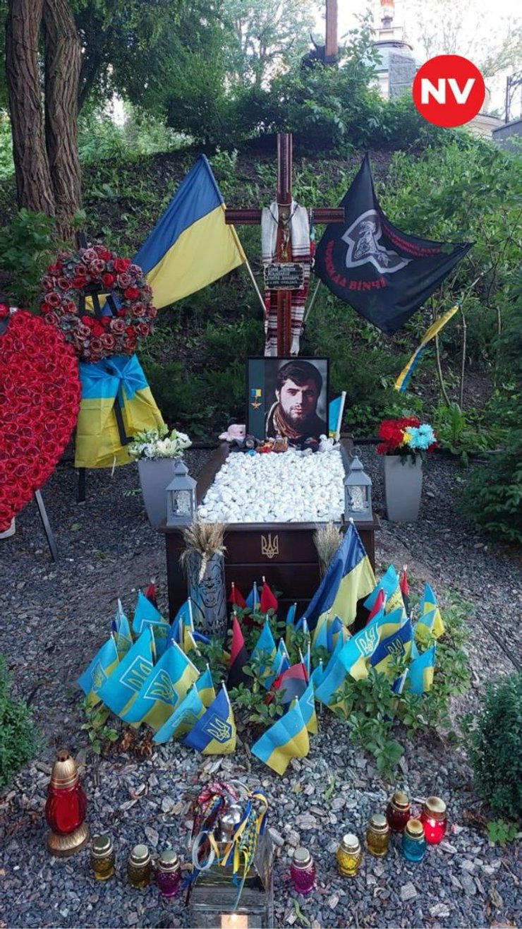 Убранная могила "Да Винчи"