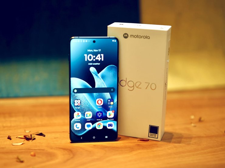 Смартфон Motorola Edge 70