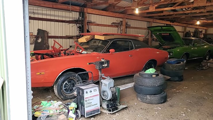 Dodge Super Bee, Dodge Charger, Dodge Challenger, заброшенные авто, капсулы времени