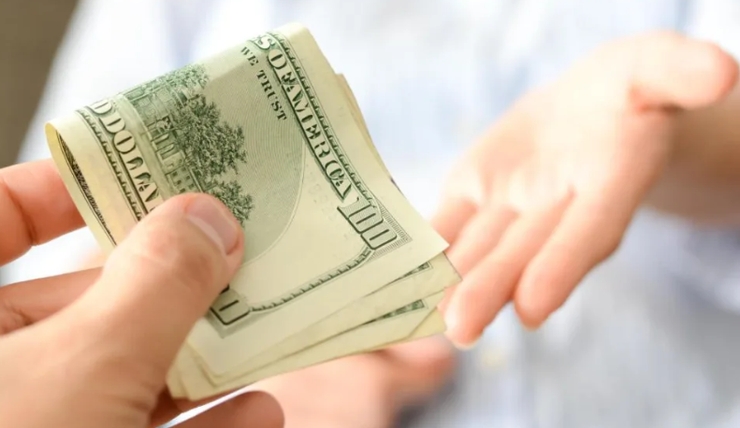 В Україні знизився курс долара
