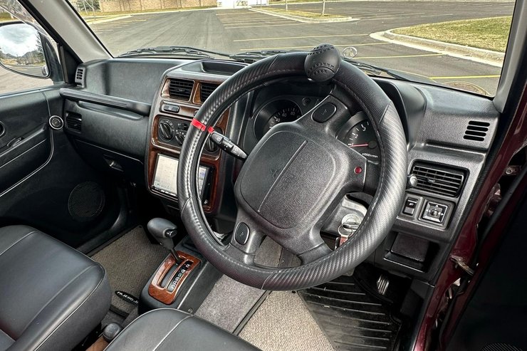 салон Mitsubishi Pajero