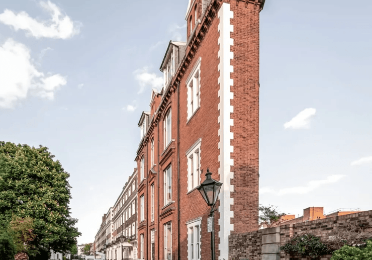 Тонкий дом, Лондон