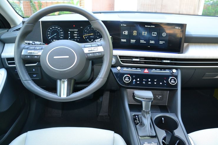 салон Hyundai Sonata, Hyundai Sonata, новая Hyundai Sonata, Hyundai Sonata в Украине, Hyundai Sonata в Украине, седан Hyundai