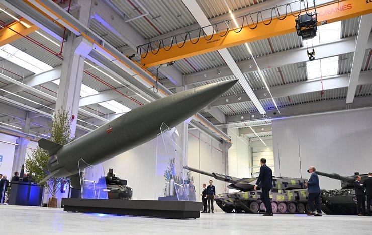 Открытие нового артиллерийского завода компании Rheinmetall