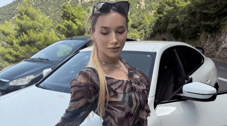 Католицька модель Лана Медісон розповіла про фінансовий успіх і своє розкішне життя