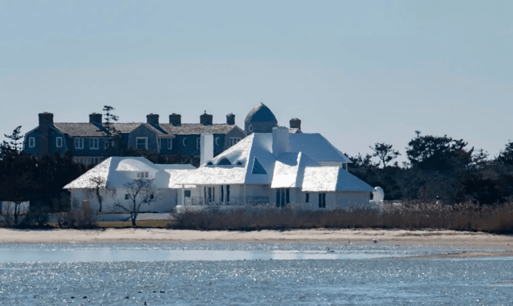 Особняк за $38 млн в США, деньги, миллиардер, роскошное жилье, дом, сертификат на жилье, нарушил закон, штраф, пруд, Гарри Маклоу