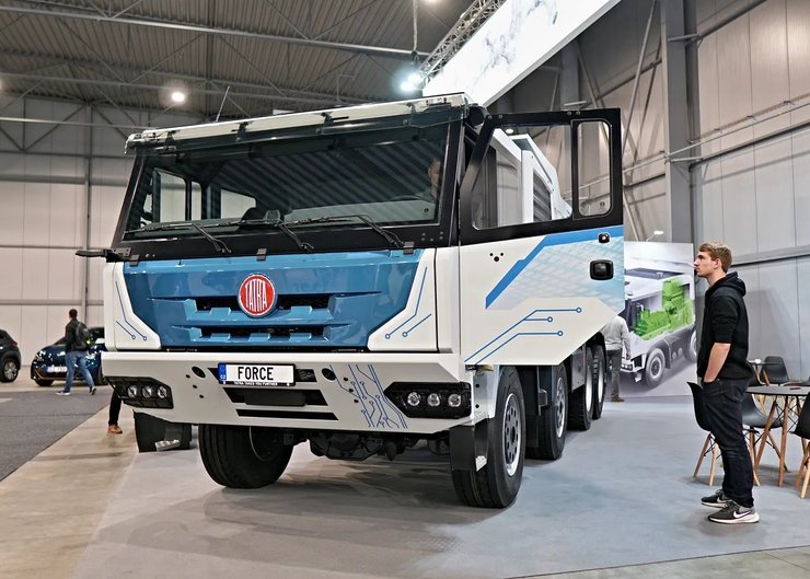 Tatra Force e-Drive BEV 8×8