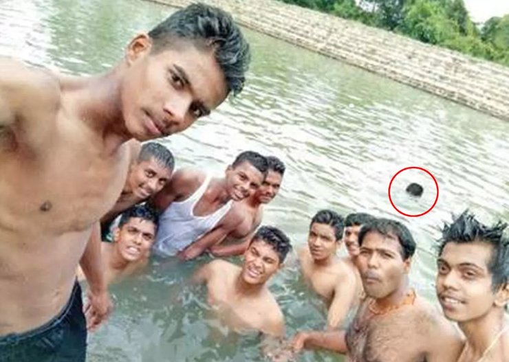 Санджай, індуїстський храм Гунданджанея, Індія, селфі, фото, курйоз, трагедія, утопленик, компанія студентів, туризм, відпочинок