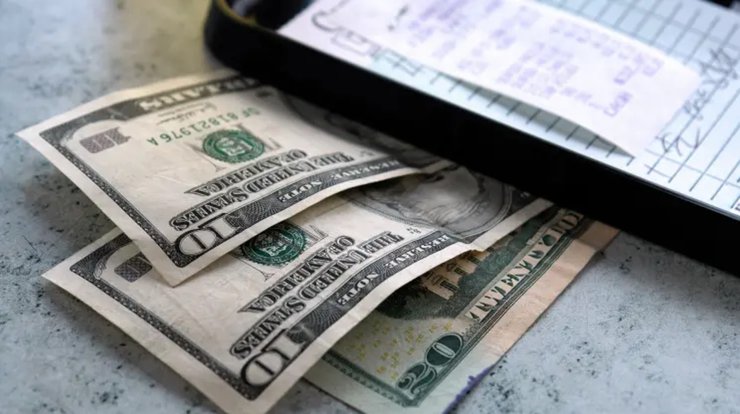 Чайові для офіціанта, в якому випадку можна не давати чайові, цікава історія з життя