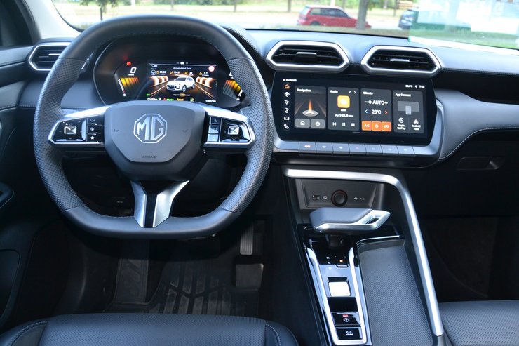 Салон MG ZS 2025