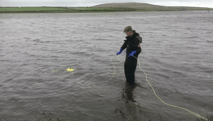 Поиски меча Экскалибур в Великобритании, меч, оружие, меч в камне, Экскалибур, меч короля Арутра, легенда, миф, выбросили в озеро