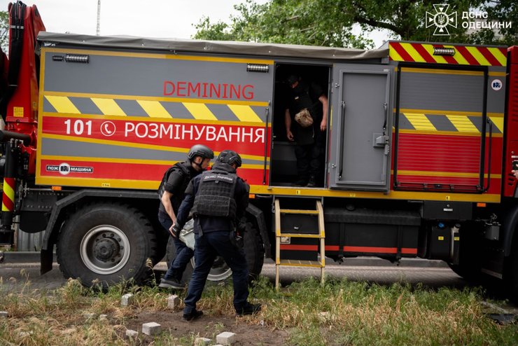 фото рятувальників та Шахеда РФ, Одеса, 20 травня