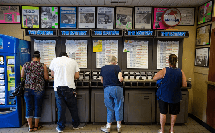 Переможниця лотереї, викинула лотерейний білет, не забрала приз, зірвала джекпот, втратила 12 млн, прокляття переможця, викинула на смітник