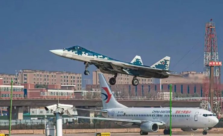 Російський Су-57 у Китаї