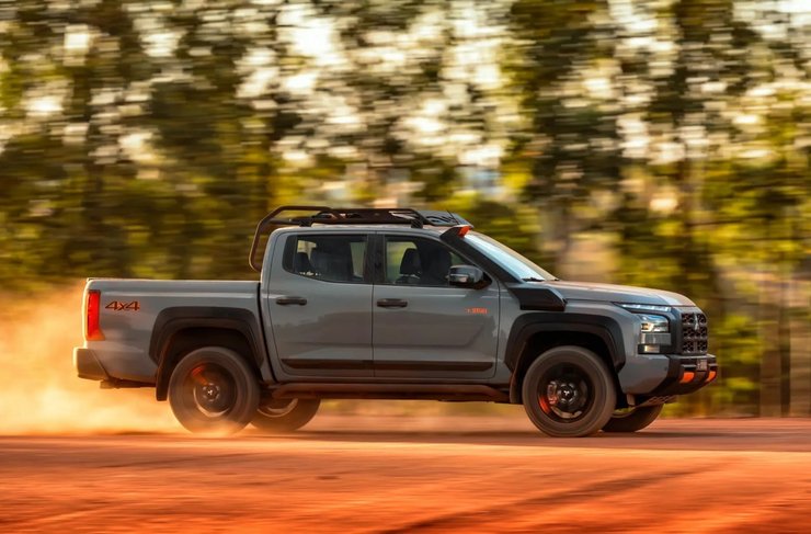 новий Mitsubishi L200
