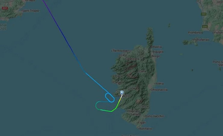Карта полета Air Corsica, где самолет 20 минут кружил над аэропортом Аяччо