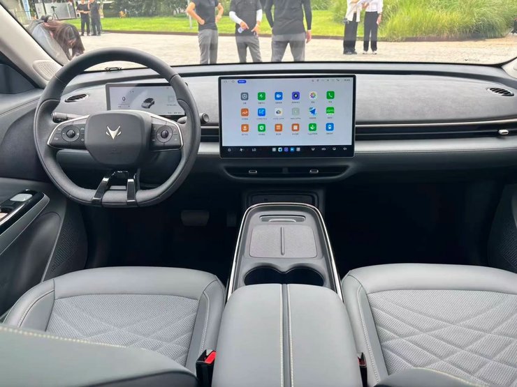 Салон Arcfox T1