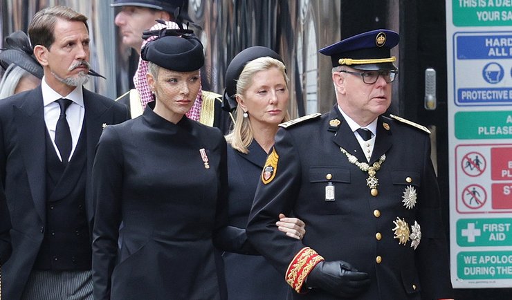 княгиня шарлен, княгиня монако, монако, князь монако, коронация короля карла, король карл, князь альбер