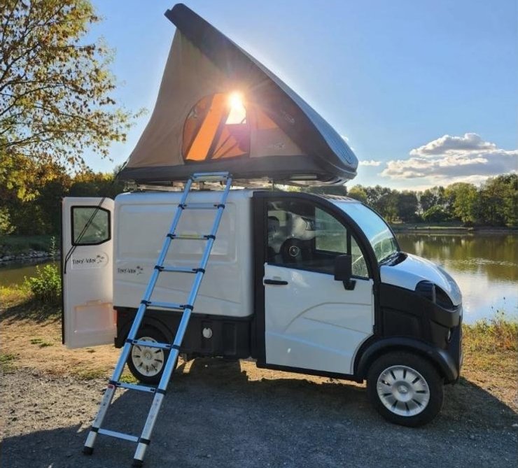 самый маленький дом на колесах, дом на колесах, Aixam D-Truck, Aixam Tiny Van