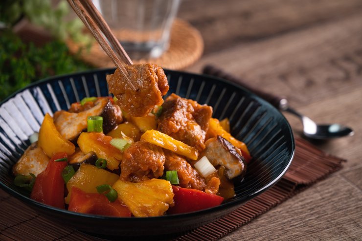 Самая дорогая позиция — свиная вырезка — она сочная и используется как для запекания, так и жарки с овощами