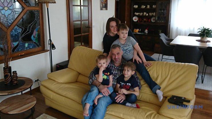 руслан рябошапка, колишній генпрокурор, рябошапка поїхав, рябошапка залишив україну, руслан рябошапка сім'я