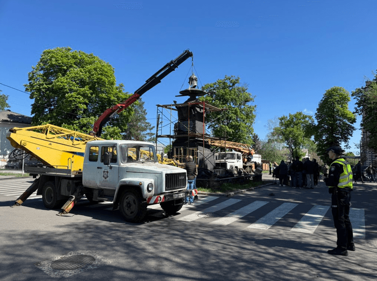 памʼятник петру полтава 1