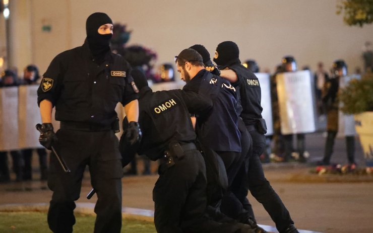 фото, арест Мстислава Чернова в Минске