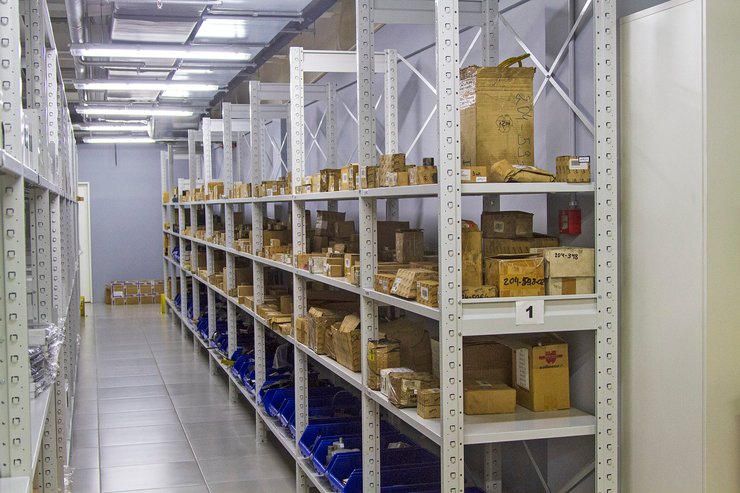 склад запчастей Jaguar Land Rover, официальный сервис Jaguar Land Rover