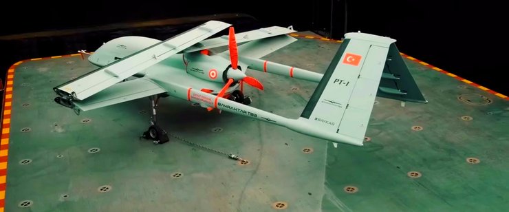 TCG Anadolu зберігає дрони у спеціальних доках під палубою корабля.