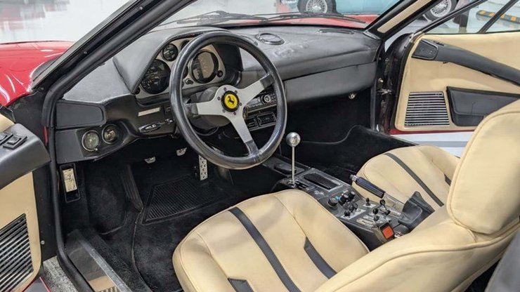 салон Ferrari 308 GTS