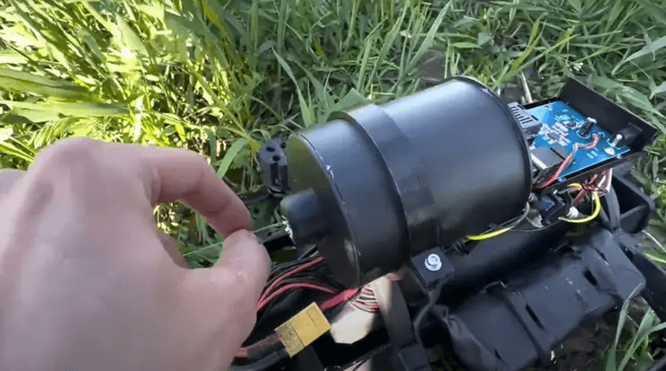 Оптоволоконний дрон