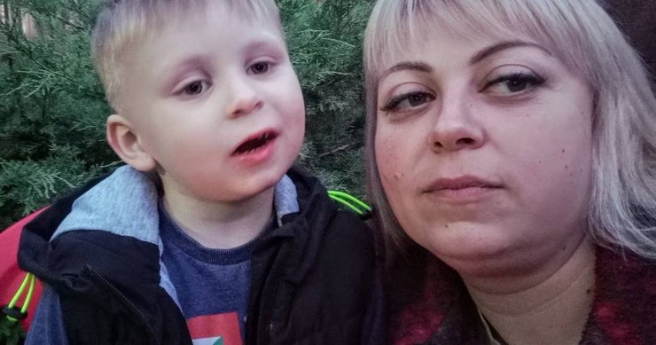 Сашко Жуков з мамою із Радушного