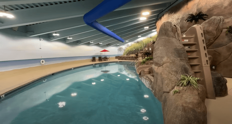 Роскошный бункер, бункер Судного дня, подземный дворец, судный день, подземное убежище, крытый бассейн, стена для скалолазания