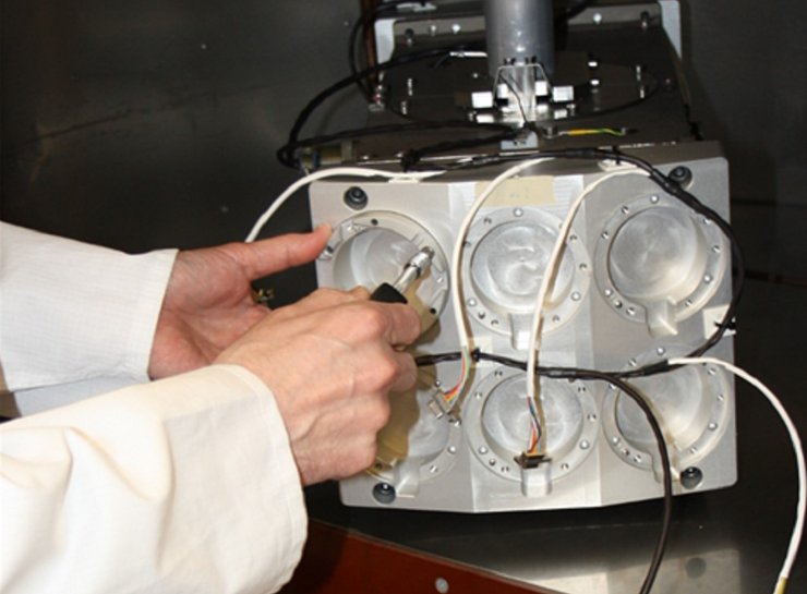 Специально разработанный инерциальный измерительный блок (IMU). Источник: Kebni.com