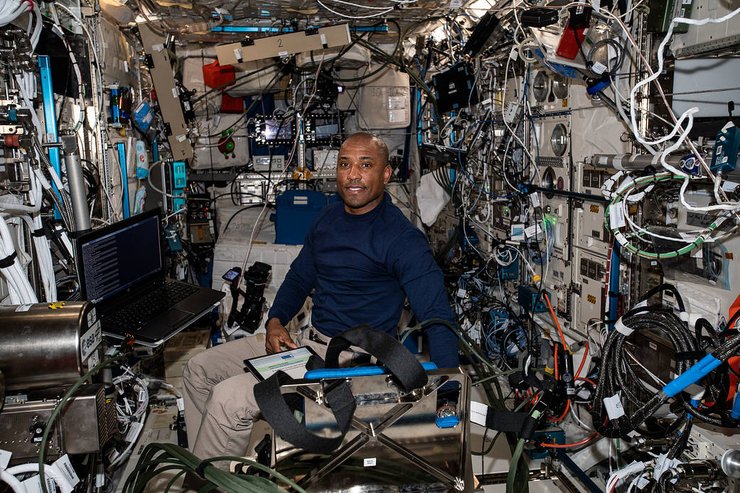 Виктор Гловер, астронавт, NASA, МКС