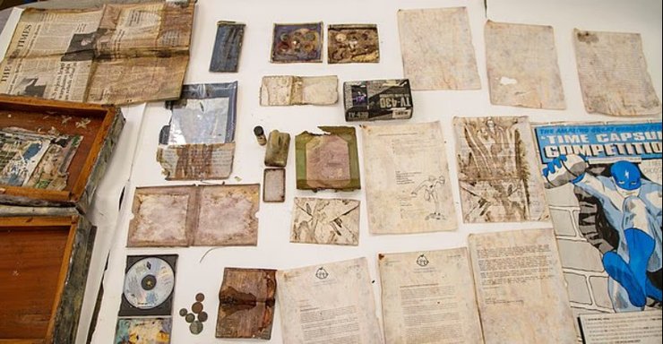 Вещи в капсуле времени, которую похоронила принцесса Диана