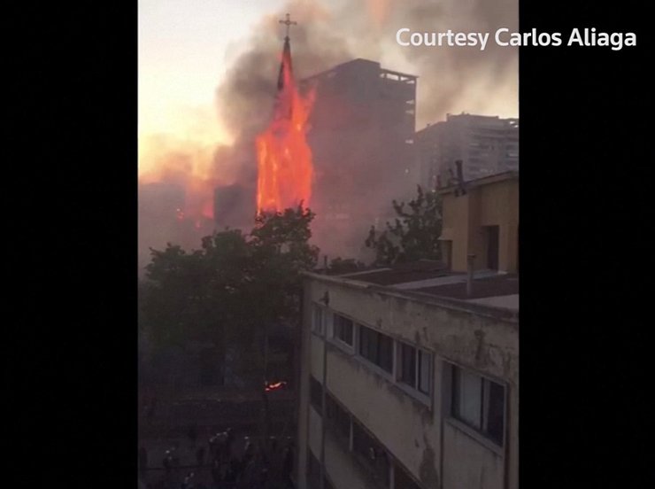 чили, церкви, сожгли, храмы