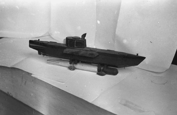 Подводная лодка типа XB U-219/I-505, подводная лодка типа IXD1 U-195/I-506,  подводная лодка, субмарина, Midget U-Boat, карликовая подводная лодка, карликовая субмарина, ретро фото, история подводных лодок, подводная лодка Biber