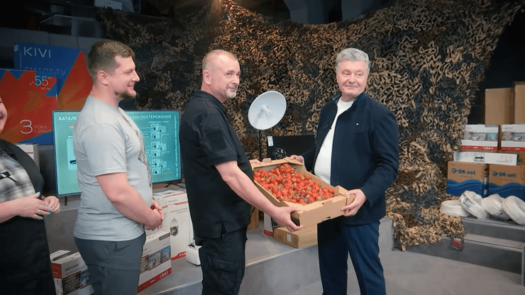 порошенко, донбасс, клубника, петр порошенко, порошенко клубника, всу, клубника от порошенко