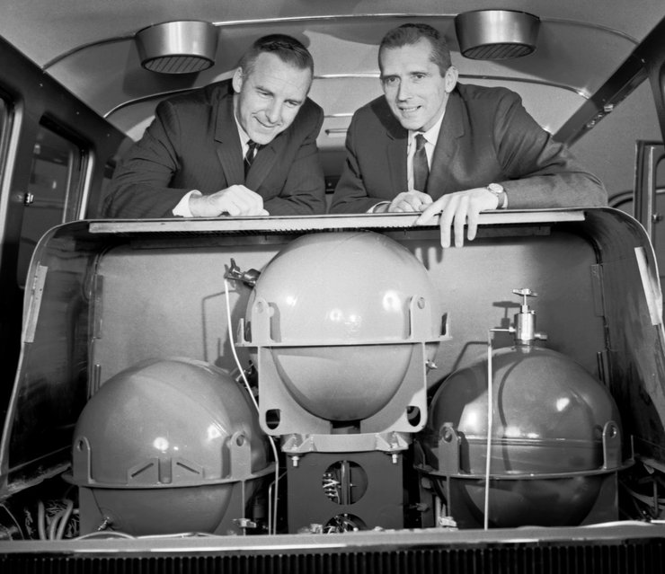 паливні елементи, GM Electrovan 1966, GM Electrovan, GMC Handi-Van, водневе авто, водні паливні елементи