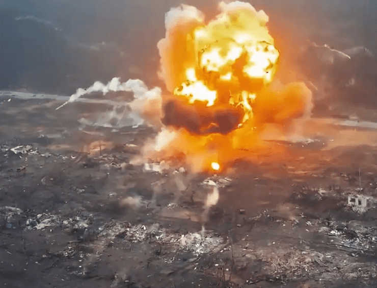 Т-72, танк Т-72, взрыв, бои Крынки, бои Херсонская область