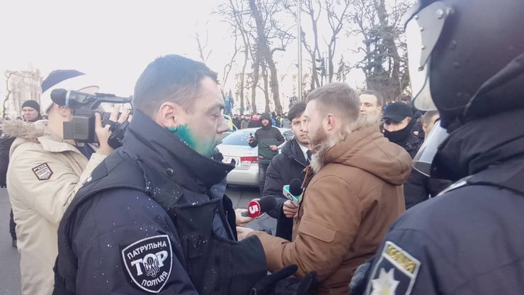 протесты против рынка земли, драка нацкорпуса с полицией, фото