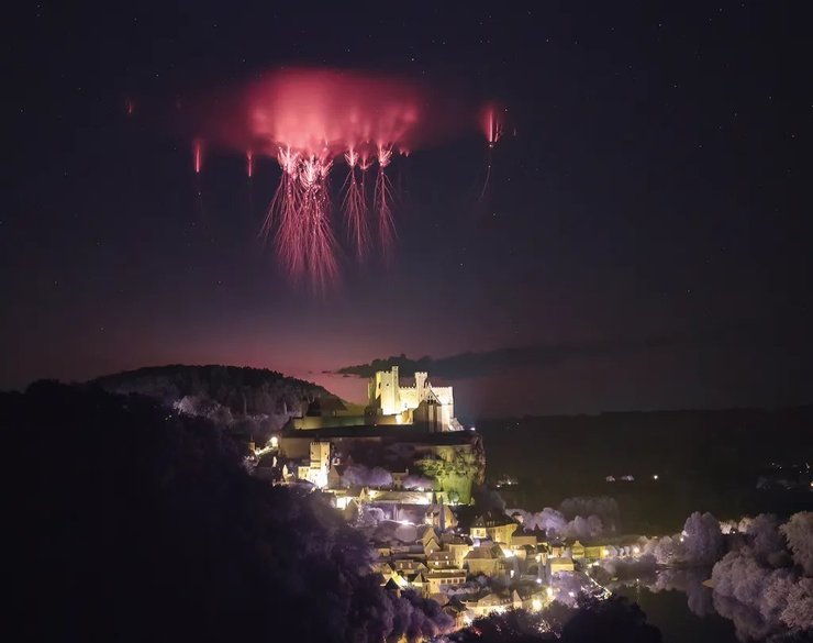 Красный спрайт