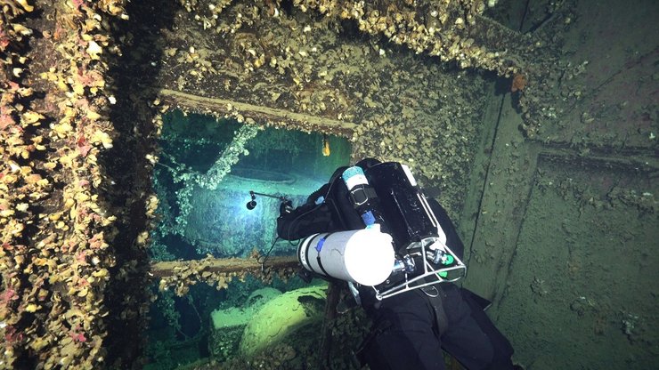 британник водолазы затонувший корабль