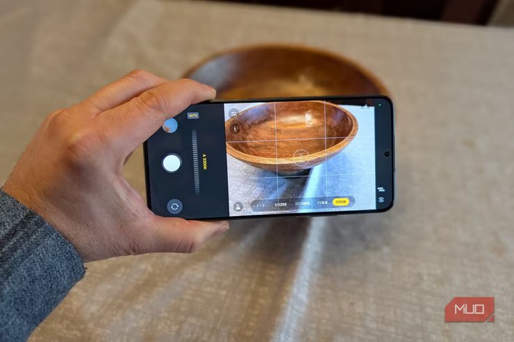 Смартфон Samsung Galaxy S22