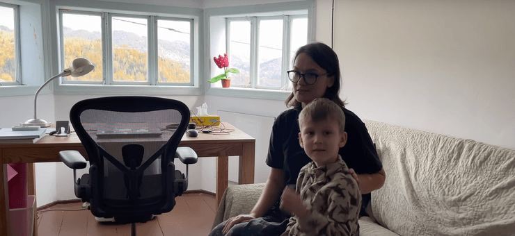 Рабочий кабинет Леси с видом на горы