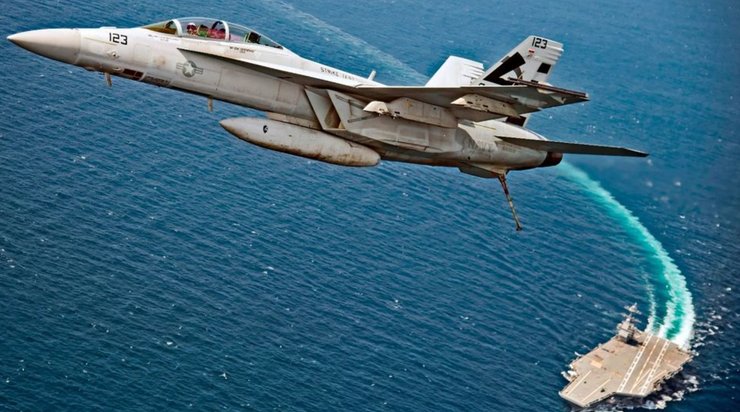 авіаносець